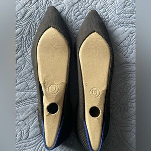 Rothy’s Point in BLACK — Size 10